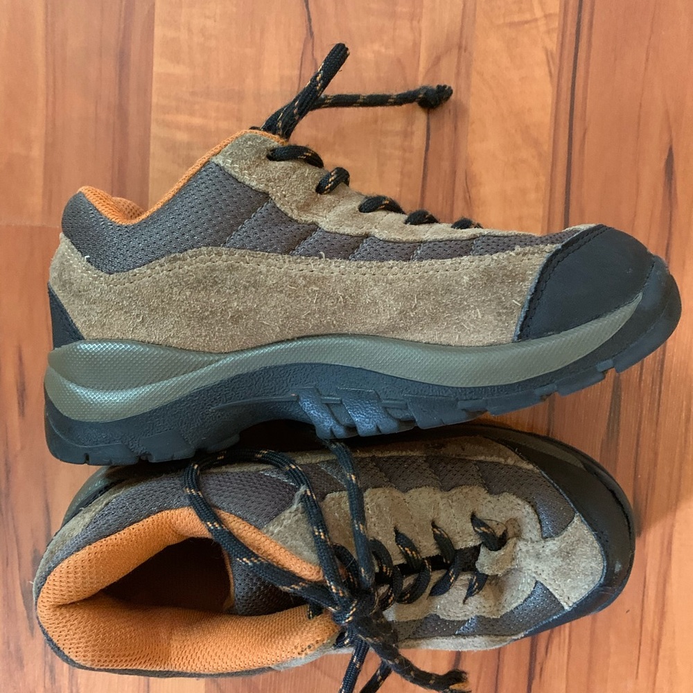 Columbia Kids hiking boots size 1
